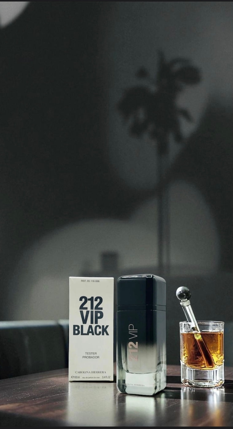 Carolina Herrera - 212 VIP Black Perfume (Original)